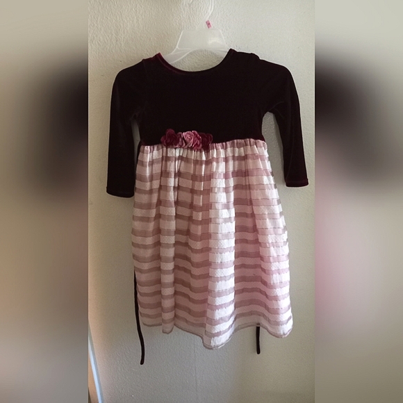 Dress - Picture 2 of 2